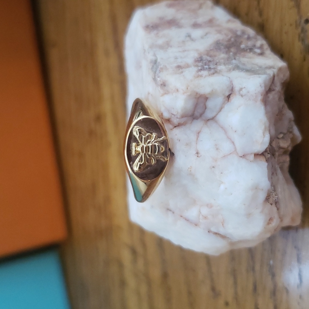 Mijuri bee pinky ring